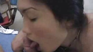 Тийнейджърска порно лелки тройка домашна компилация