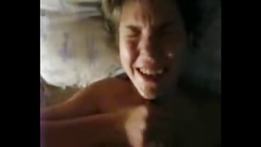 Бяла vazrastni porno съпруга D от африканско племе в джунглата